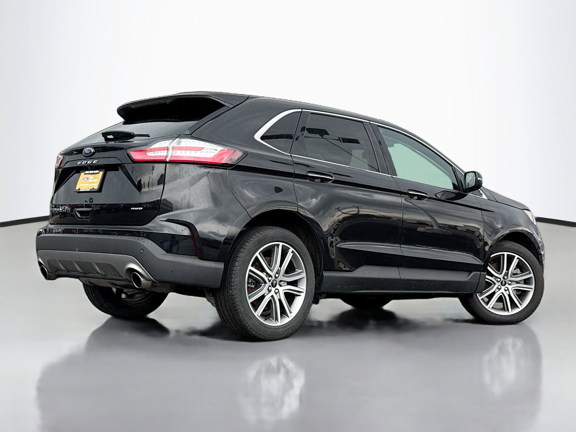 Certified 2024 Ford Edge Titanium w/ Equipment Group 301A AWD/4WD image 3