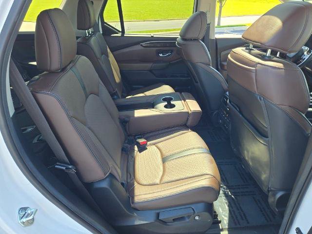 Used 2024 Honda Pilot Elite image 11