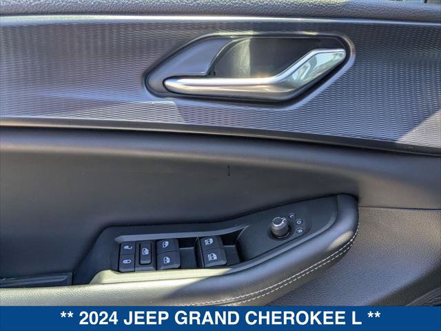Used 2024 Jeep Grand Cherokee L Laredo AWD/4WD image 11