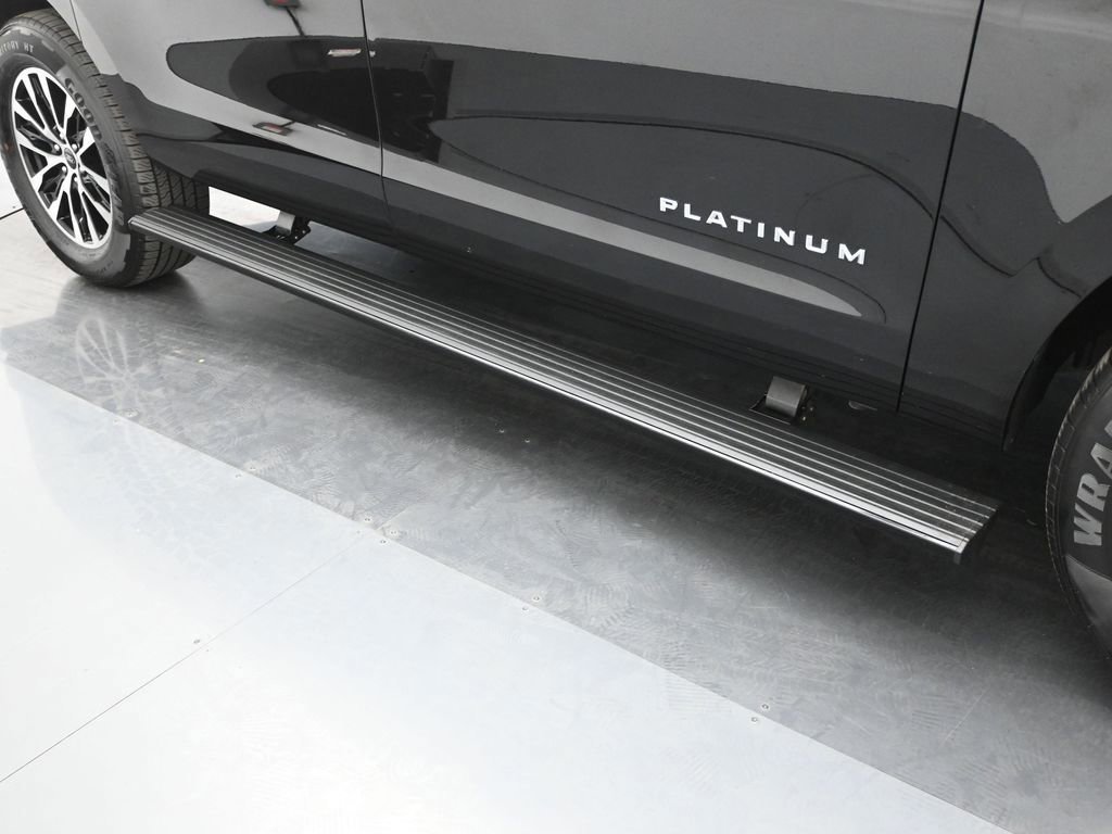 Certified 2025 Ford Expedition Max Platinum image 55