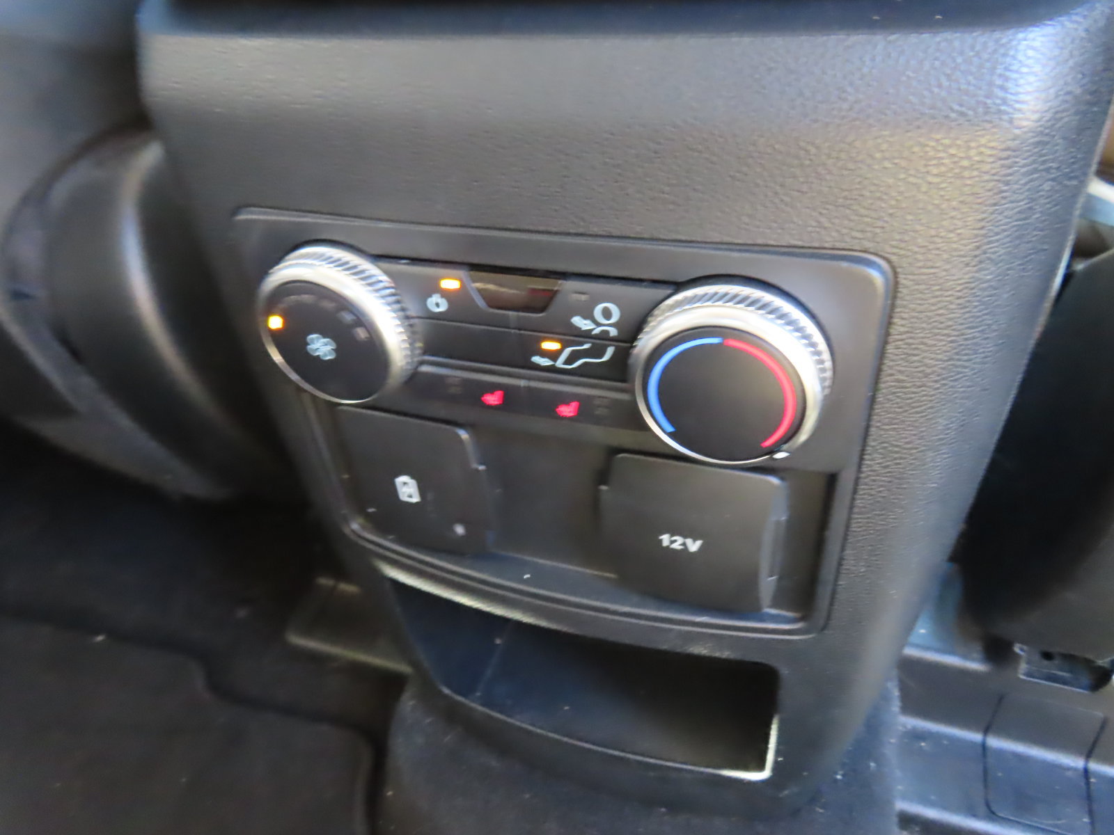 Certified 2020 Ford Explorer XLT w/ Equipment Group 202A AWD/4WD image 33