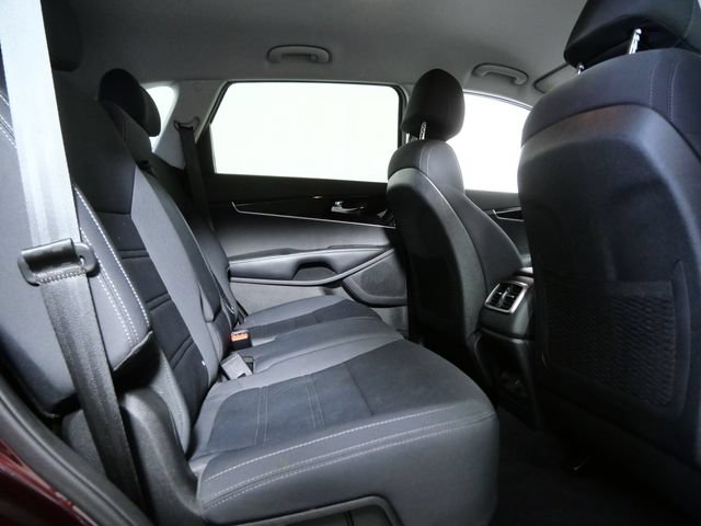 Used 2017 Kia Sorento AWD w/ LX Convenience Package image 11