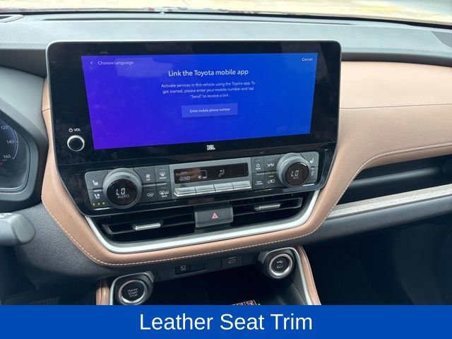 Used 2025 Toyota Grand Highlander AWD image 19