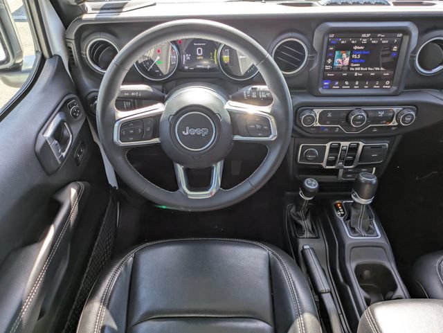Used 2023 Jeep Wrangler Unlimited Sahara AWD/4WD image 11