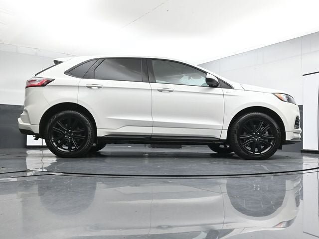 Certified 2024 Ford Edge ST-Line w/ Class II Trailer Tow Package AWD/4WD image 34