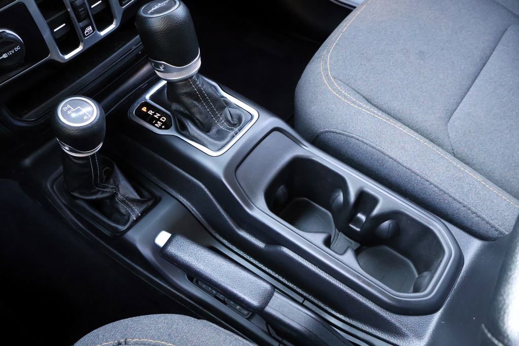 Used 2025 Jeep Gladiator Sport AWD/4WD image 31