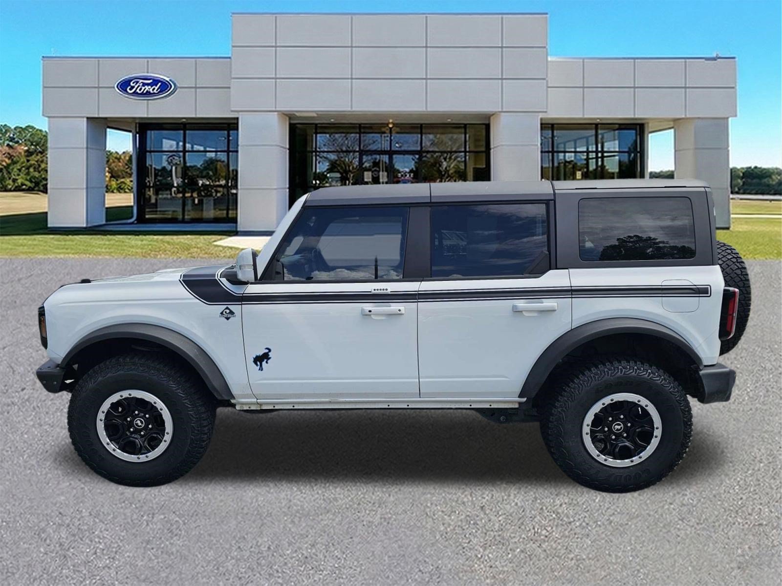 Certified 2022 Ford Bronco Outer Banks w/ Sasquatch Package AWD/4WD image 7
