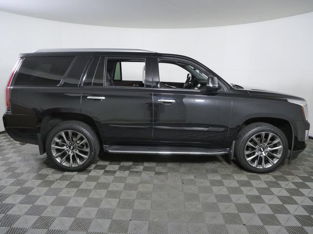 Used 2020 Cadillac Escalade Luxury w/ Escalade Sport Edition AWD/4WD image 10