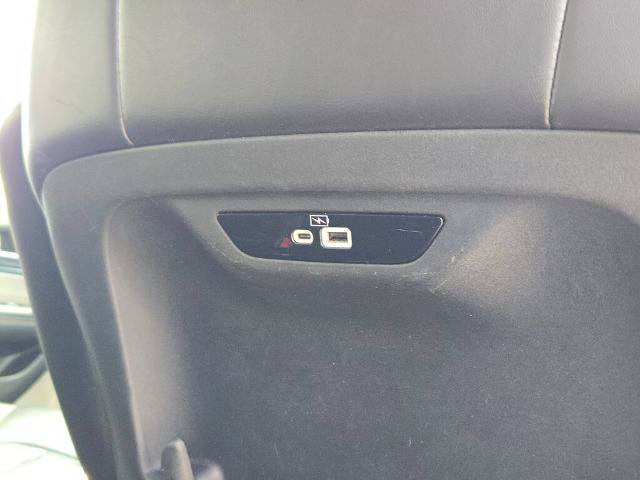 Used 2023 Chrysler Pacifica Touring-L FWD image 10
