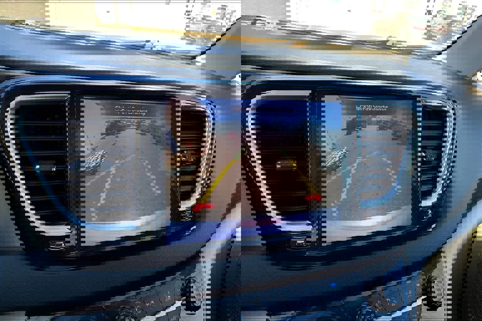 Used 2024 Chrysler Pacifica Touring-L image 27