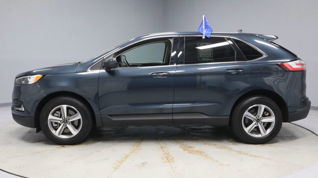 Certified 2024 Ford Edge SEL w/ Convenience Package AWD/4WD image 2