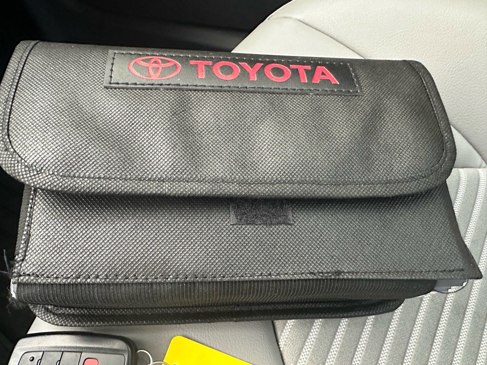 Used 2023 Toyota Camry SE w/ Convenience Package image 44