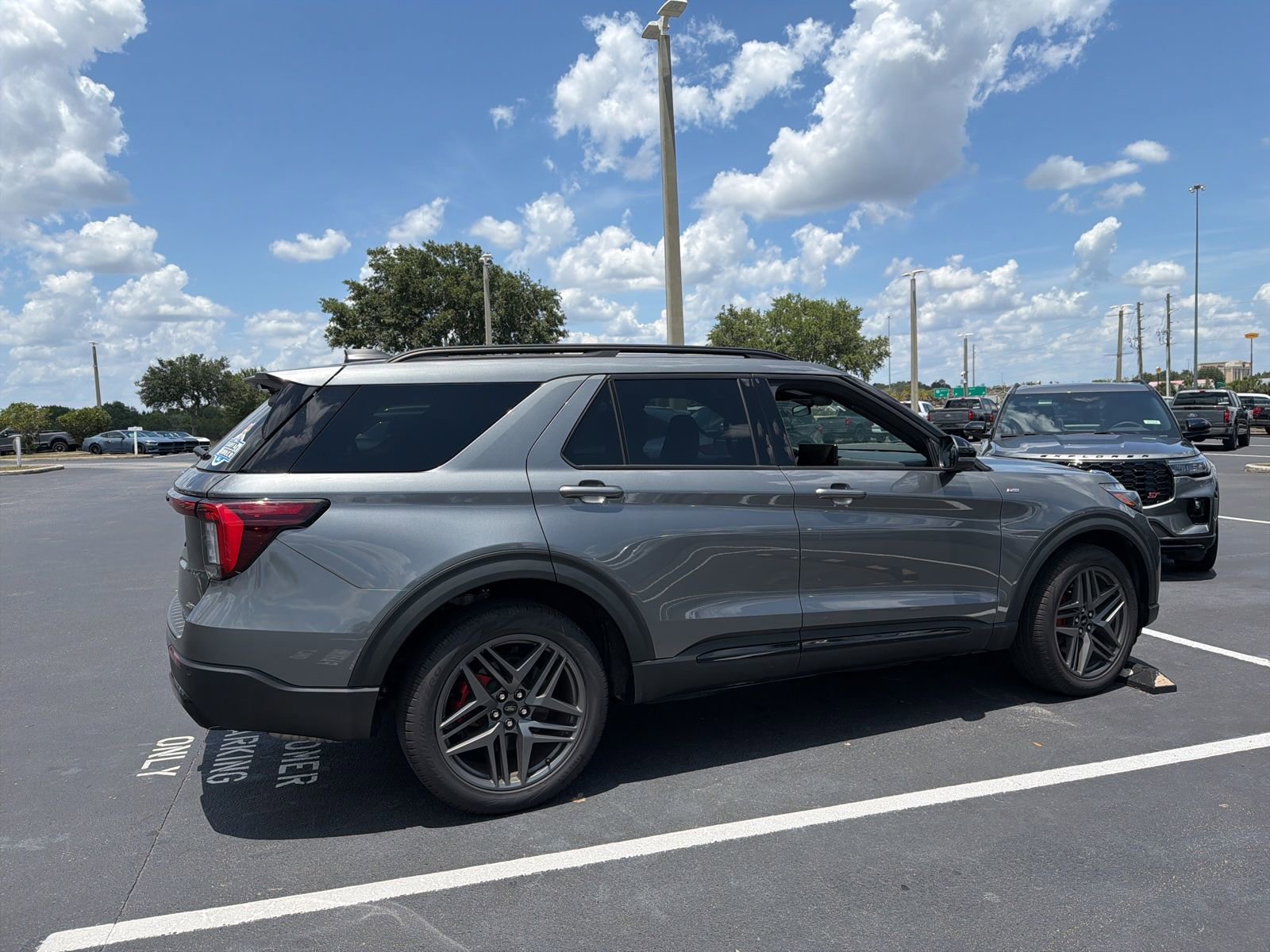 Certified 2025 Ford Explorer ST-Line w/ ST-Line Street Pack AWD/4WD image 5