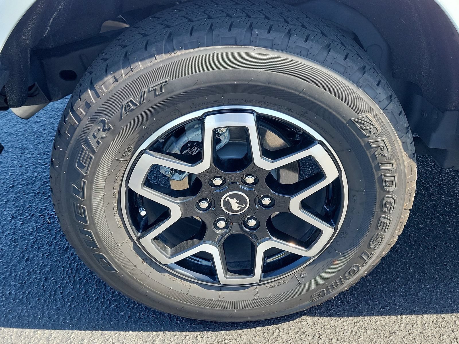 Certified 2025 Ford Bronco Outer Banks AWD/4WD image 5