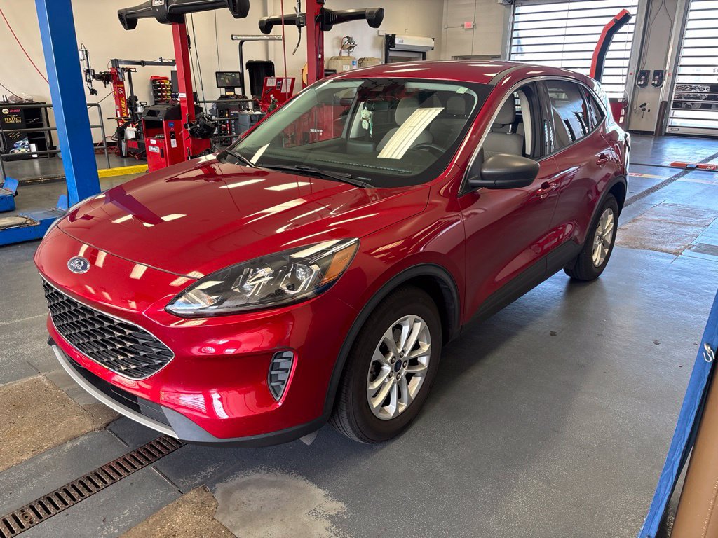 Certified 2022 Ford Escape SE w/ Cold Weather Package FWD image 2