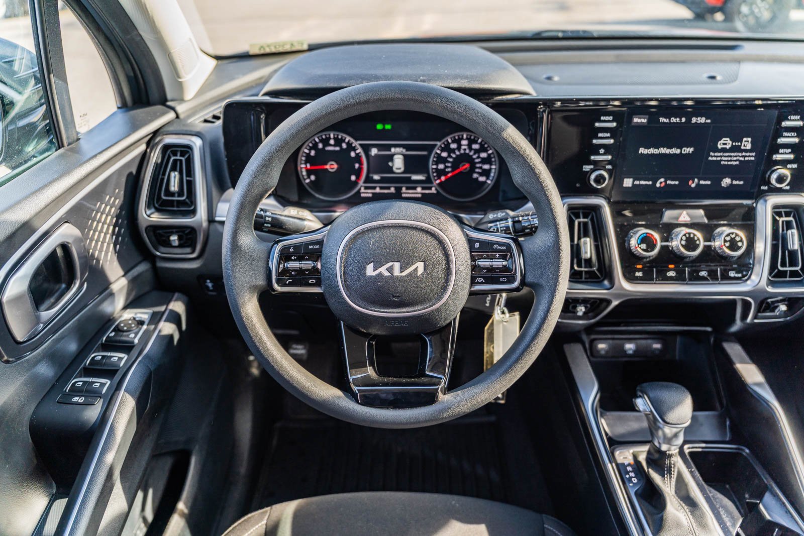 Used 2023 Kia Sorento LX image 22