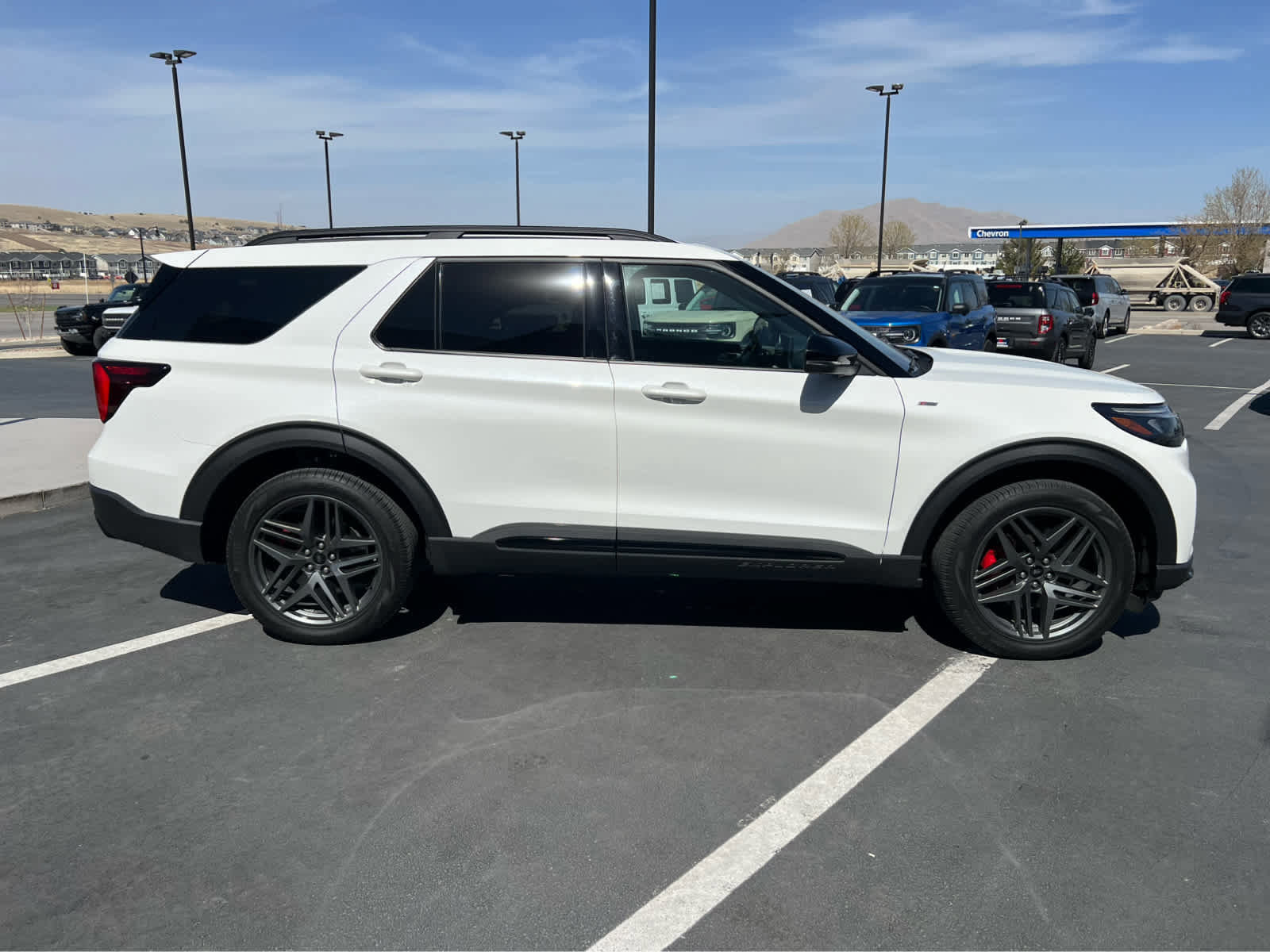 Certified 2025 Ford Explorer ST-Line w/ Premium Package AWD/4WD image 9