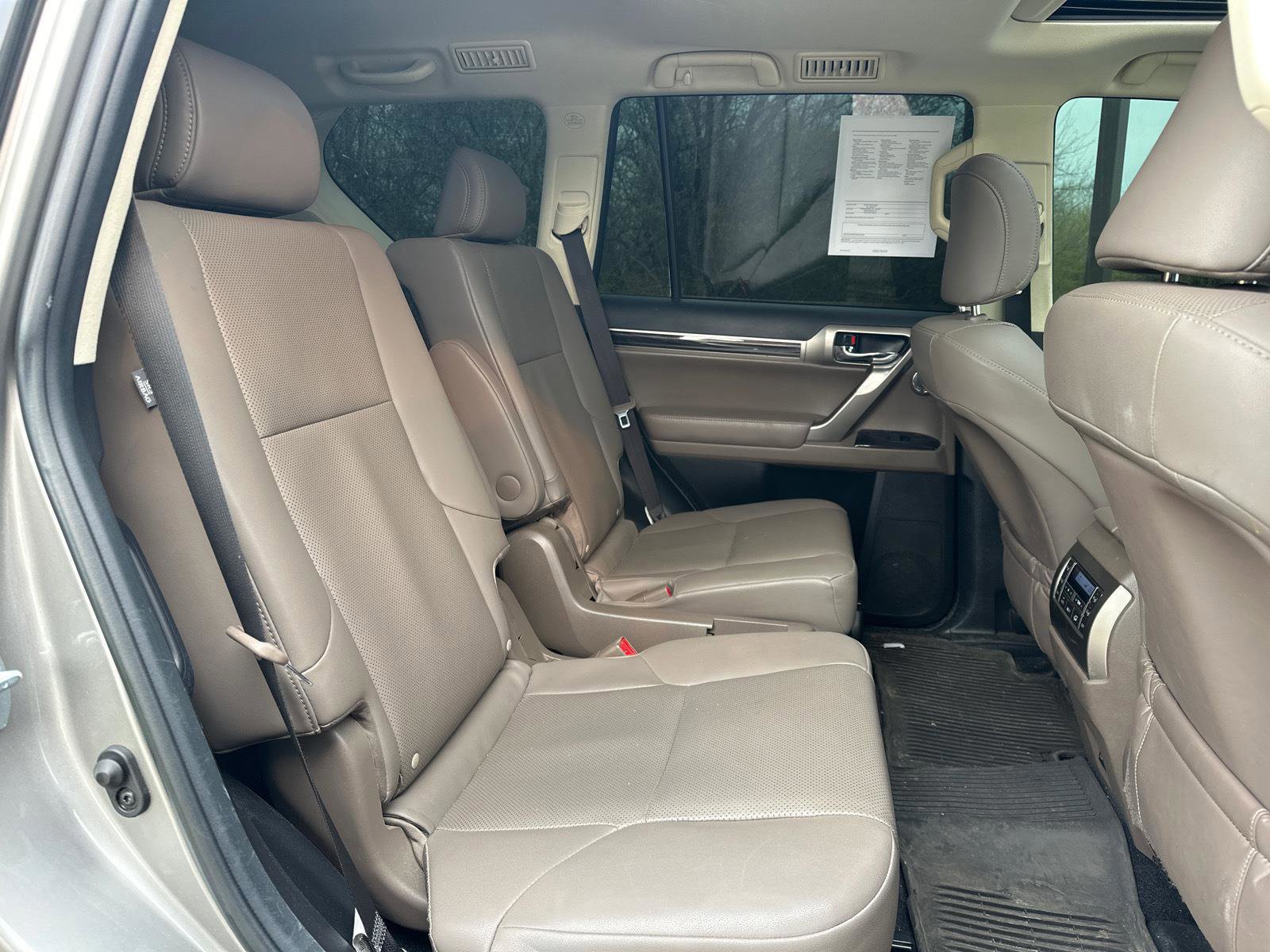 Used 2021 Lexus GX 460 Premium w/ Accessory Package AWD/4WD image 25