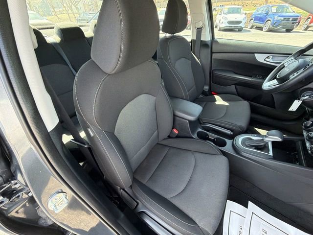Used 2024 Kia Forte LXS w/ LXS Technology Package image 25