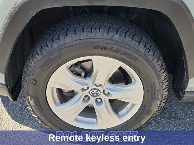 Used 2020 Toyota RAV4 XLE w/ Convenience Package AWD/4WD image 19