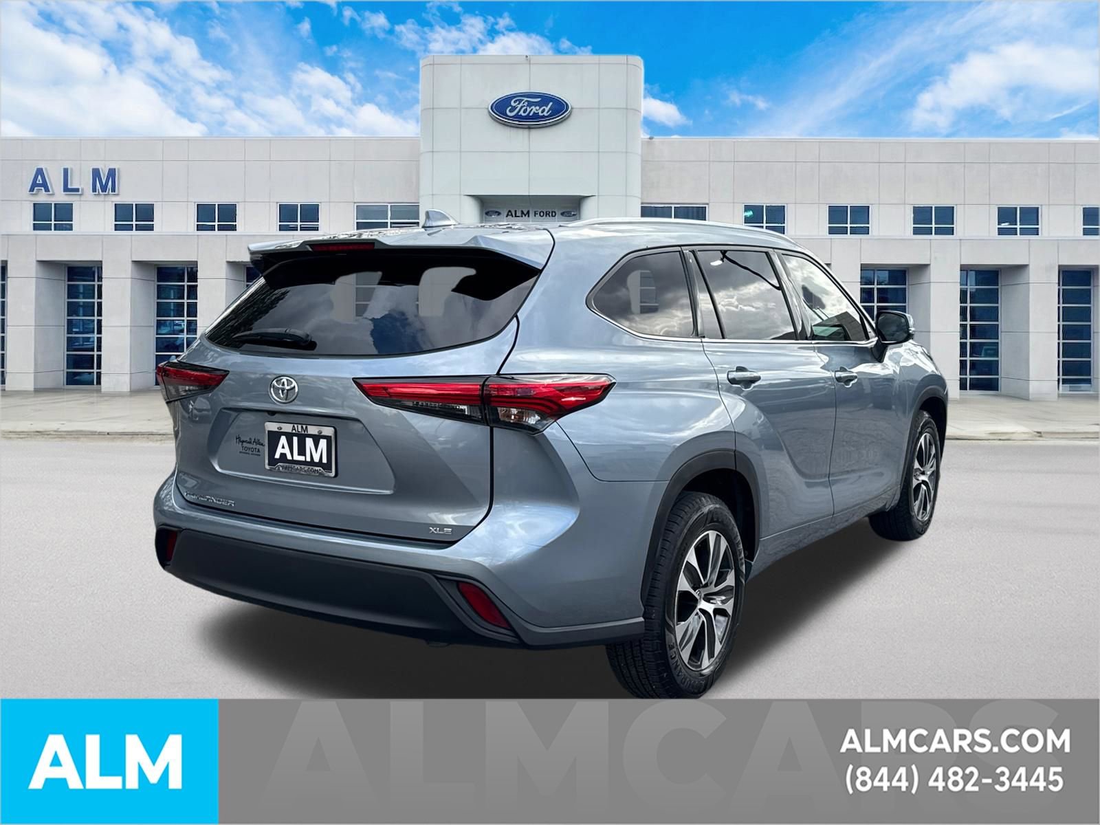 Used 2021 Toyota Highlander XLE image 5