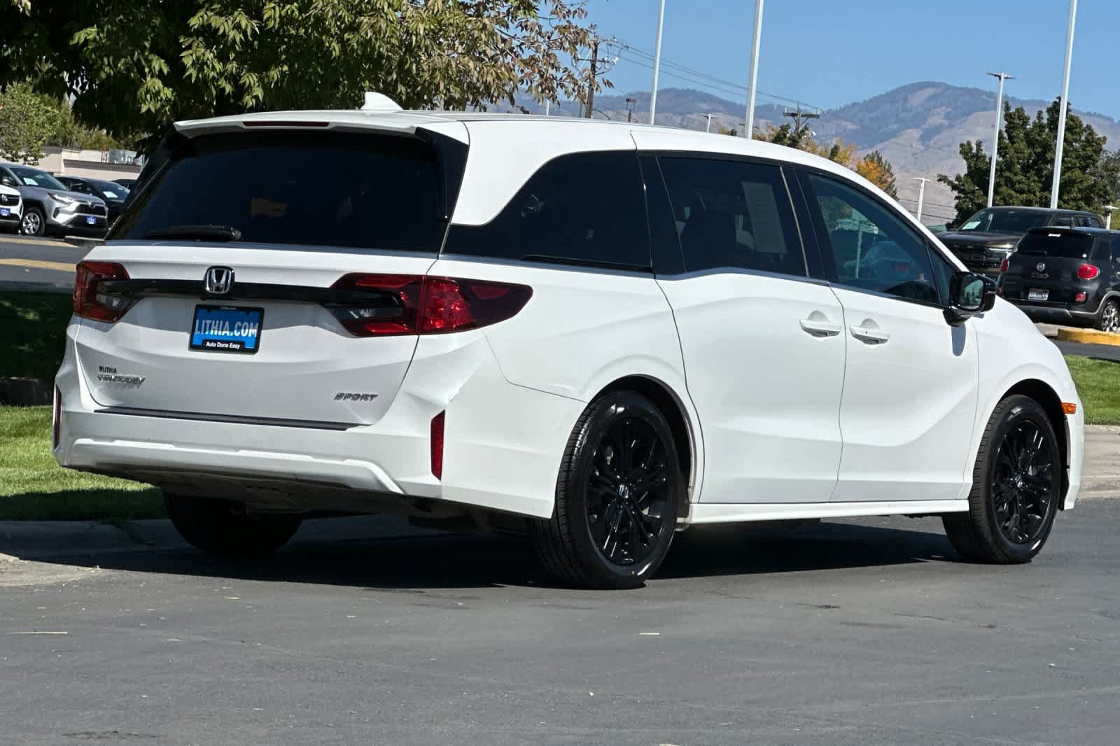 Used 2025 Honda Odyssey Sport-L image 2