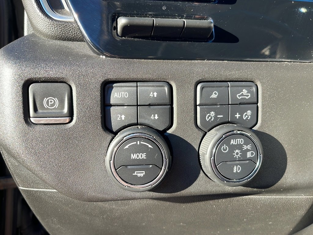 Used 2024 Chevrolet Silverado 2500 LTZ w/ LTZ Plus Package image 28