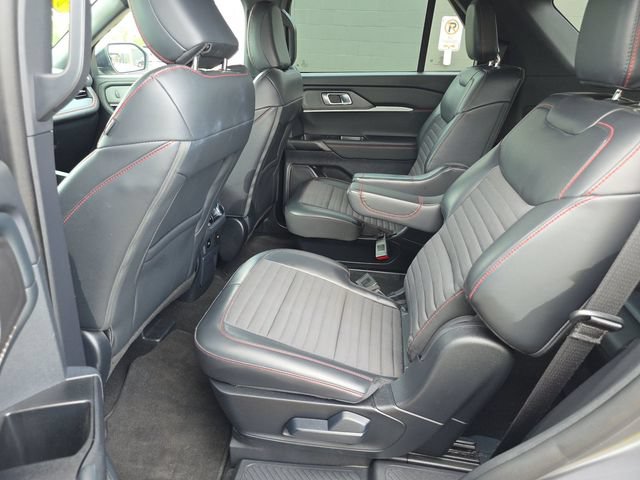 Certified 2025 Ford Explorer ST-Line AWD/4WD image 18