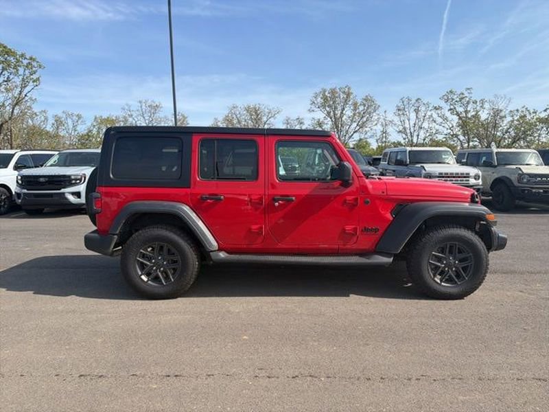 Used 2025 Jeep Wrangler Unlimited Sport w/ Convenience Group AWD/4WD image 5