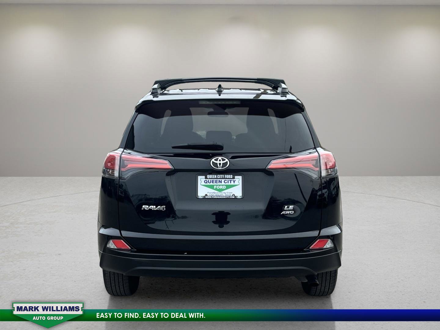 Used 2018 Toyota RAV4 LE image 4