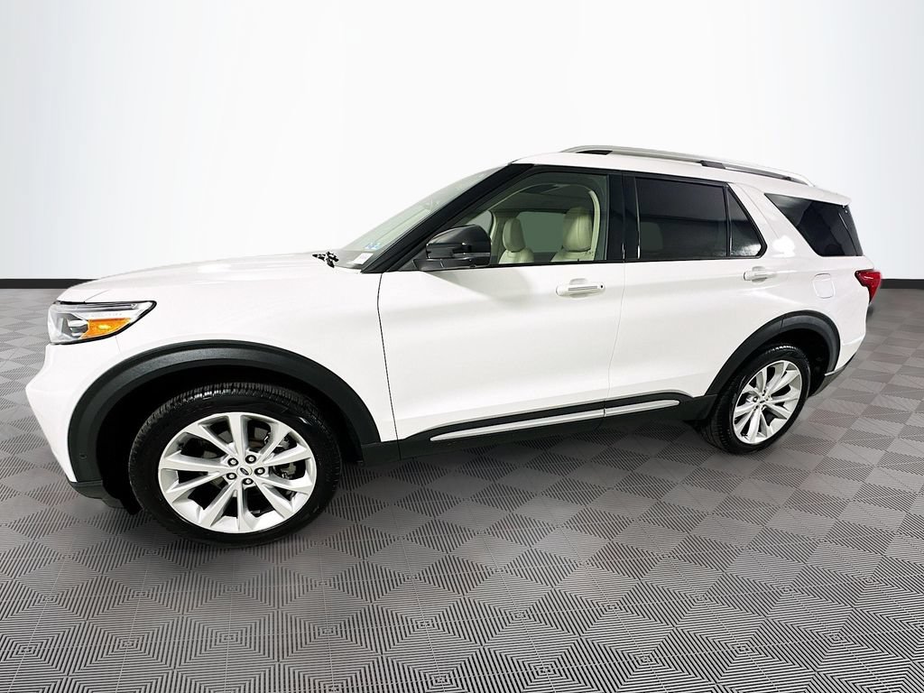 Certified 2022 Ford Explorer Platinum w/ Equipment Group 601A AWD/4WD image 6