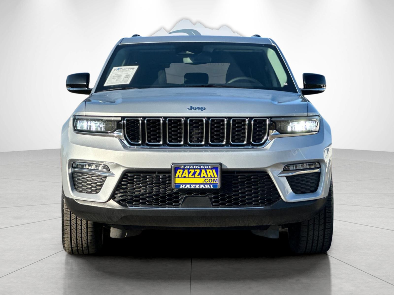 Used 2024 Jeep Grand Cherokee Limited 4xe image 8