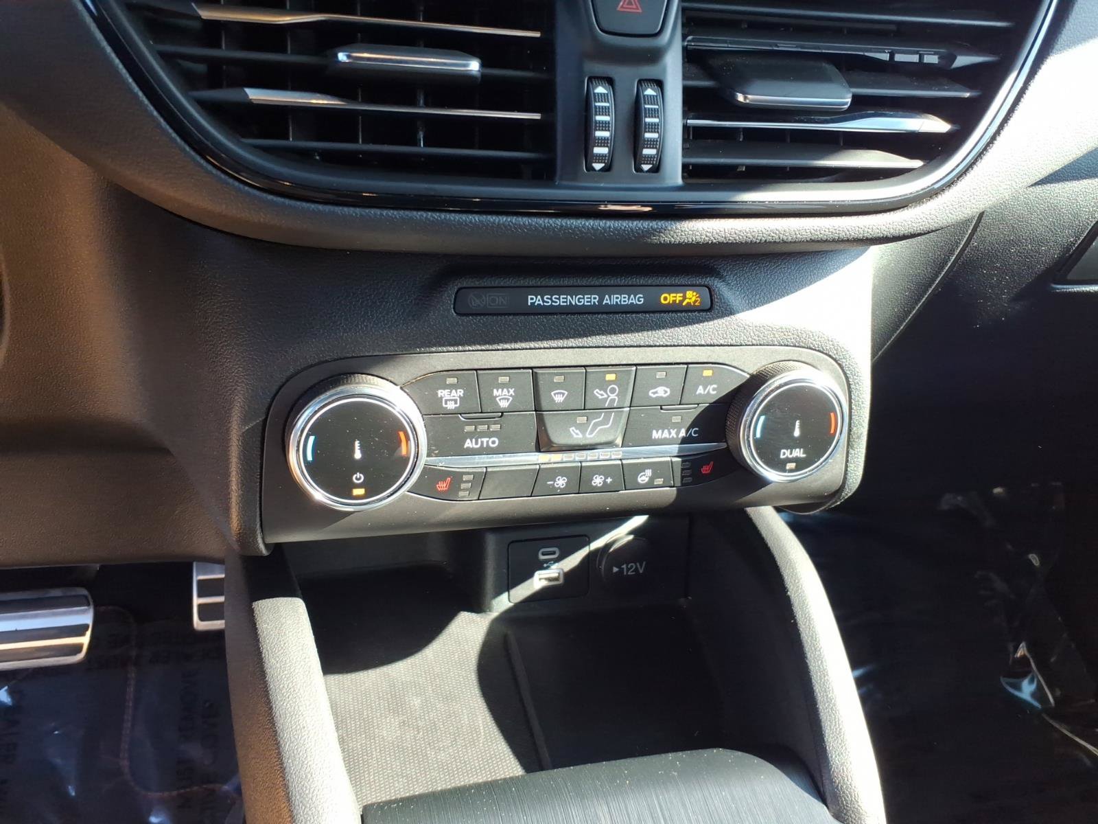 Certified 2023 Ford Escape ST-Line Select AWD/4WD image 20