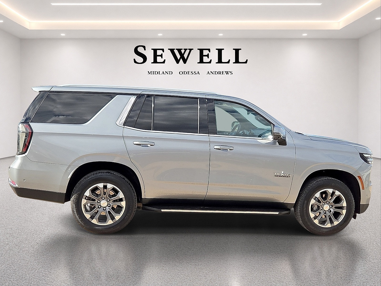 Used 2025 Chevrolet Tahoe LT w/ Comfort Package RWD image 5