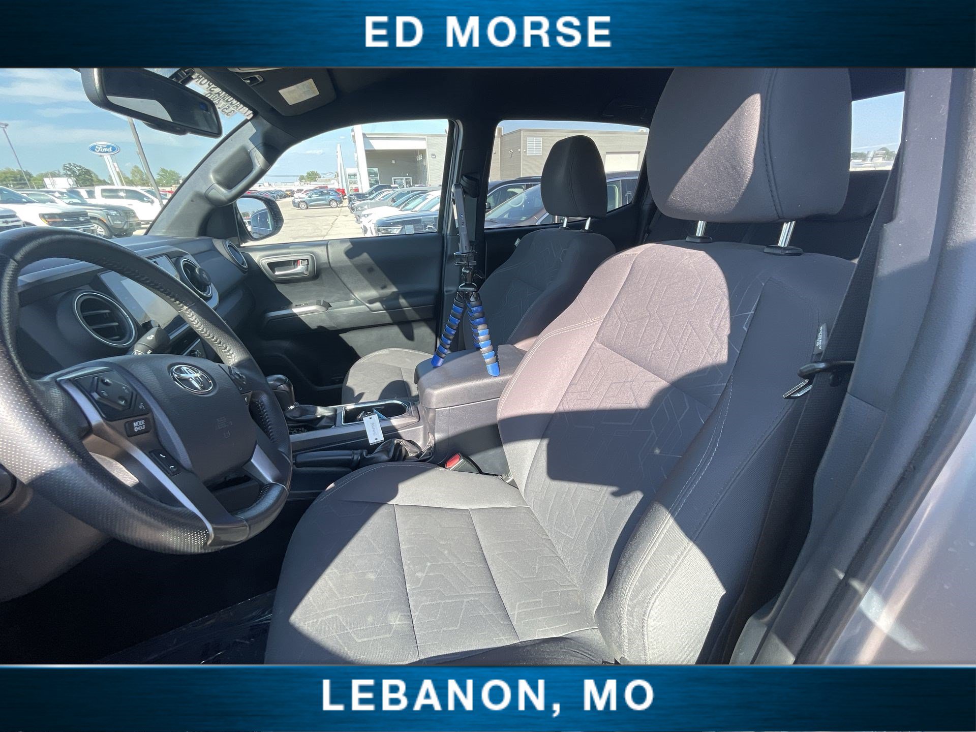 Used 2017 Toyota Tacoma TRD Sport w/ Tow Package (A/T) AWD/4WD image 10