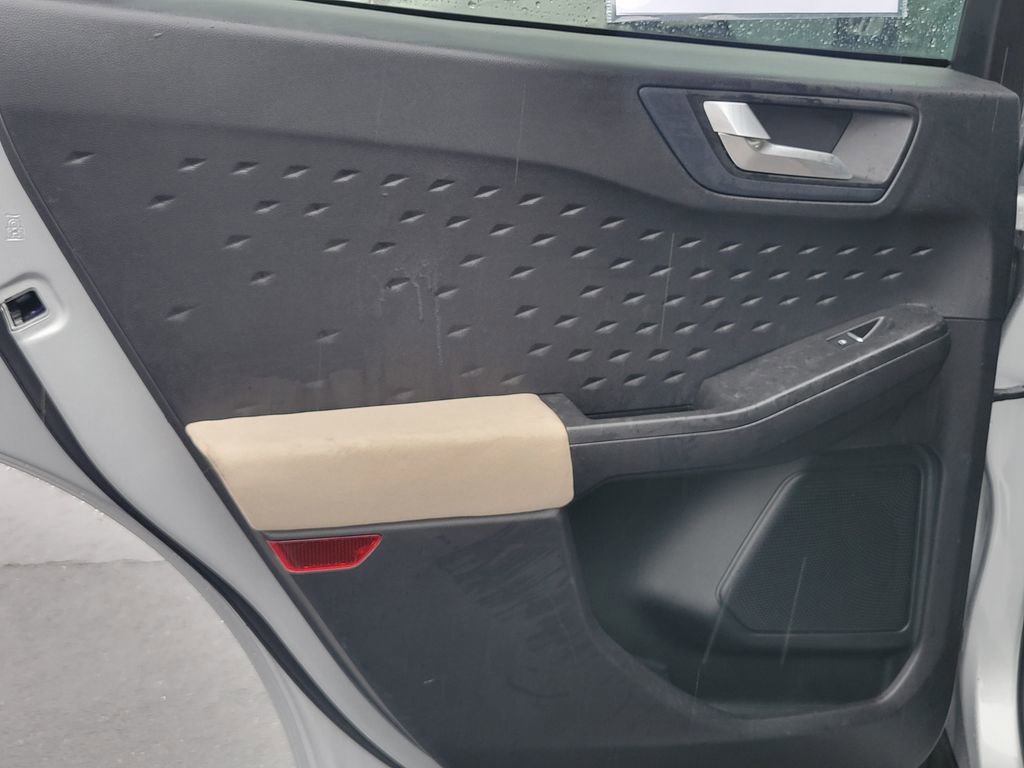 Certified 2020 Ford Escape SE image 12