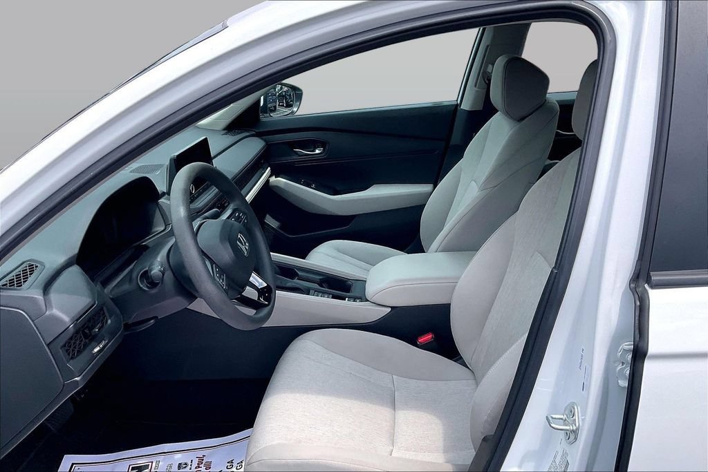 Used 2025 Honda Accord LX image 24
