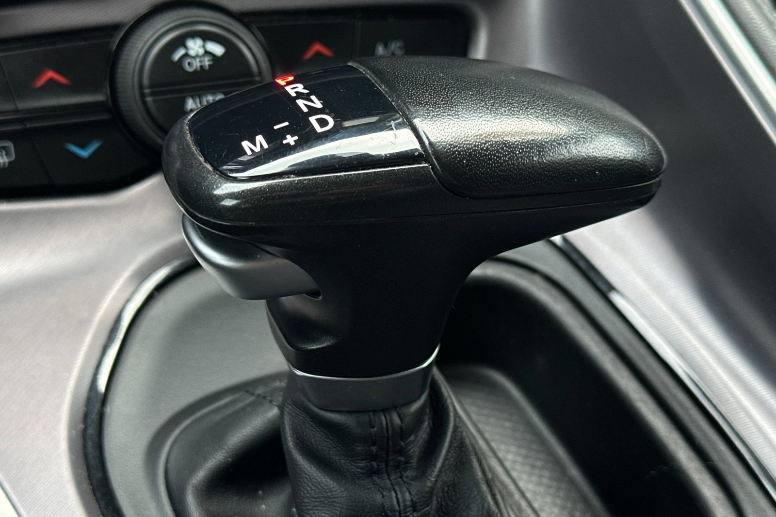 Used 2019 Dodge Challenger SXT w/ Blacktop Package image 21