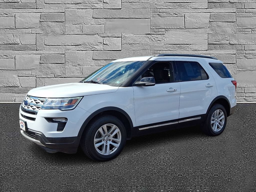 Certified 2018 Ford Explorer XLT w/ Equipment Group 201A AWD/4WD image 5