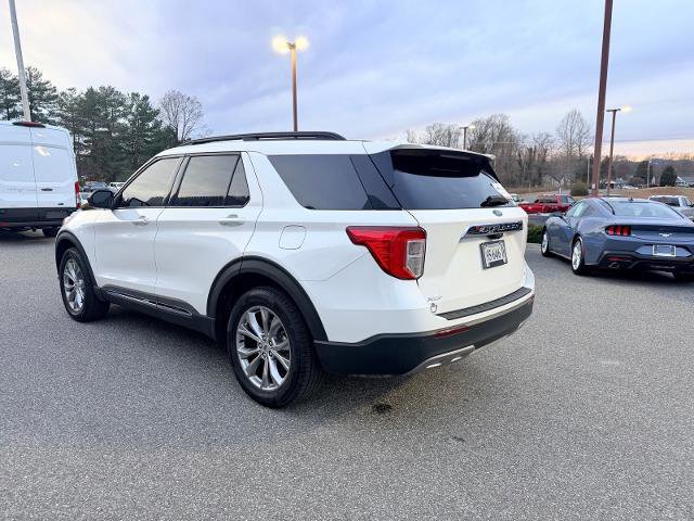 Certified 2022 Ford Explorer XLT w/ Equipment Group 202A image 3