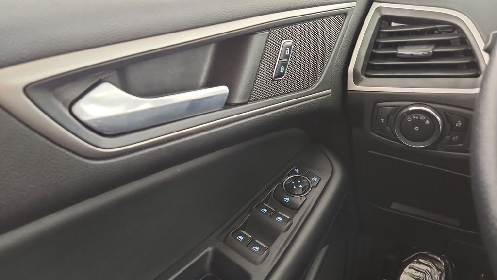 Certified 2023 Ford Edge SEL w/ Convenience Package image 14