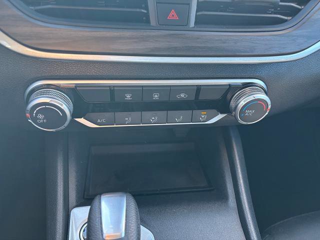 Used 2025 Nissan Altima 2.5 SV image 12