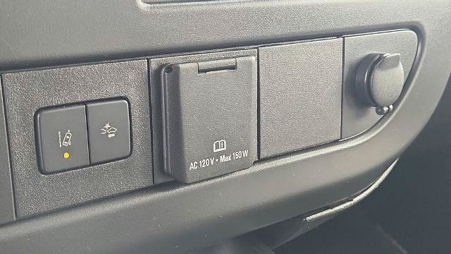 Used 2025 Chevrolet Express 3500 LT w/ LT Preferred Equipment Group RWD image 18