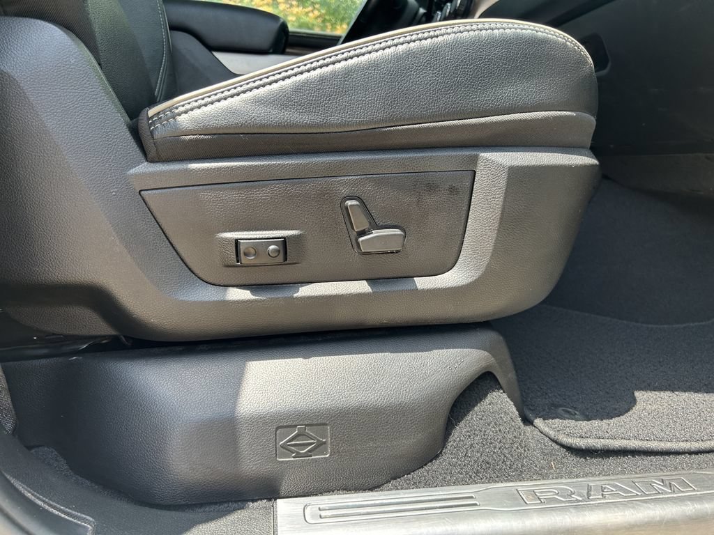 Used 2022 RAM 3500 Laramie AWD/4WD image 14