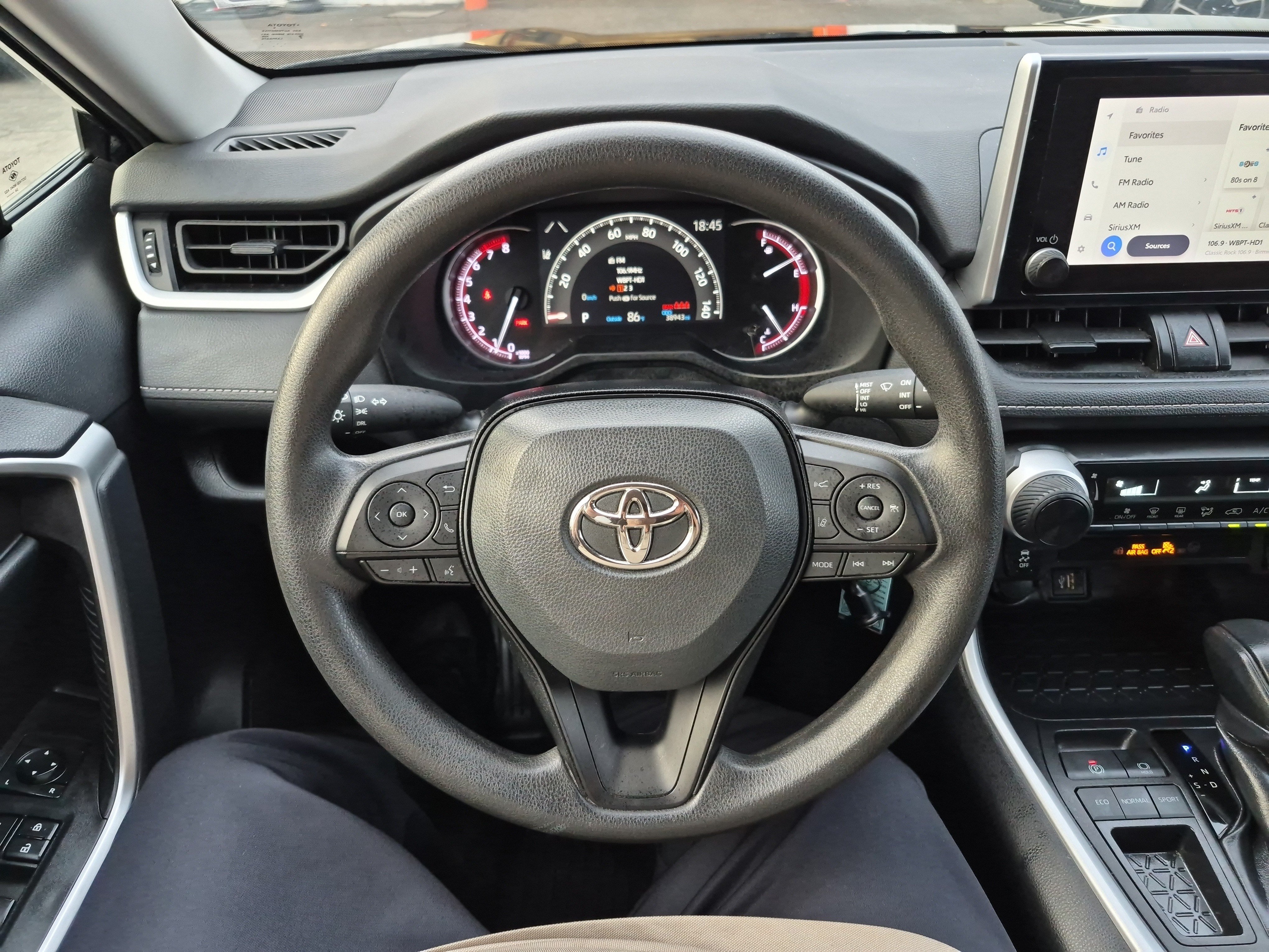 Used 2025 Toyota RAV4 LE FWD image 25