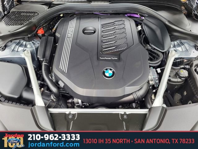 Used 2023 BMW 540i w/ M Sport Package RWD image 32