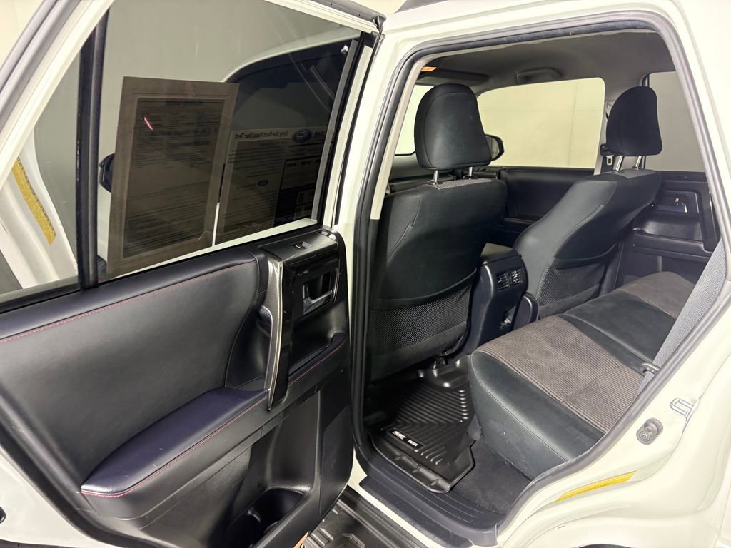 Used 2022 Toyota 4Runner TRD Off-Road AWD/4WD image 28