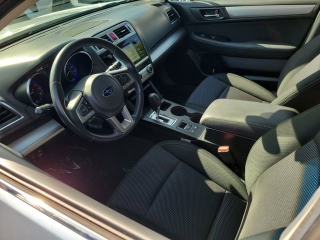 Used 2017 Subaru Outback 2.5i Premium AWD/4WD image 3