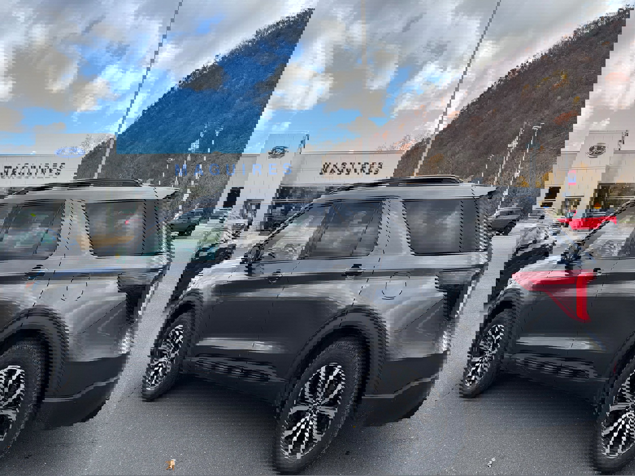 Certified 2020 Ford Explorer ST w/ Premium Technology Package image 3