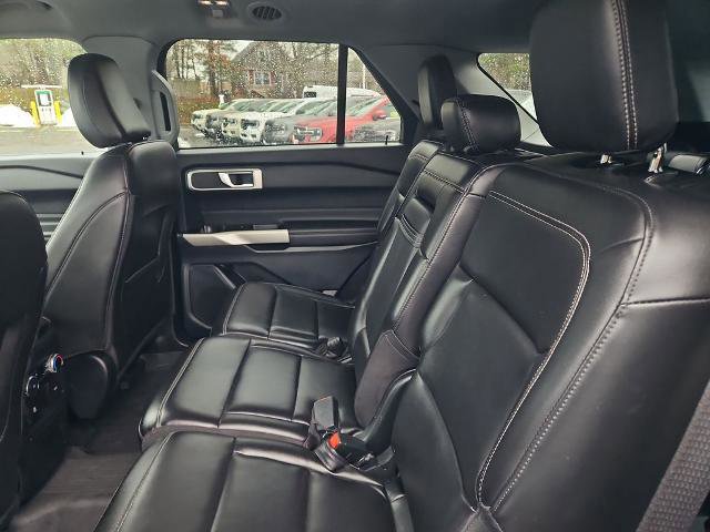 Certified 2022 Ford Explorer XLT w/ Equipment Group 202A image 34